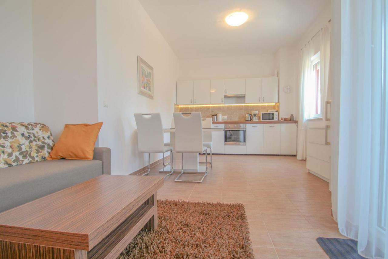Appartement Lea à Novigrad Istria Extérieur photo
