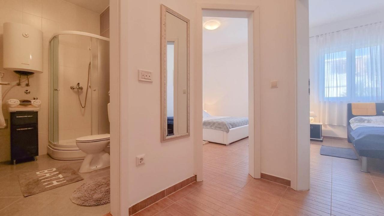 Appartement Lea à Novigrad Istria Extérieur photo