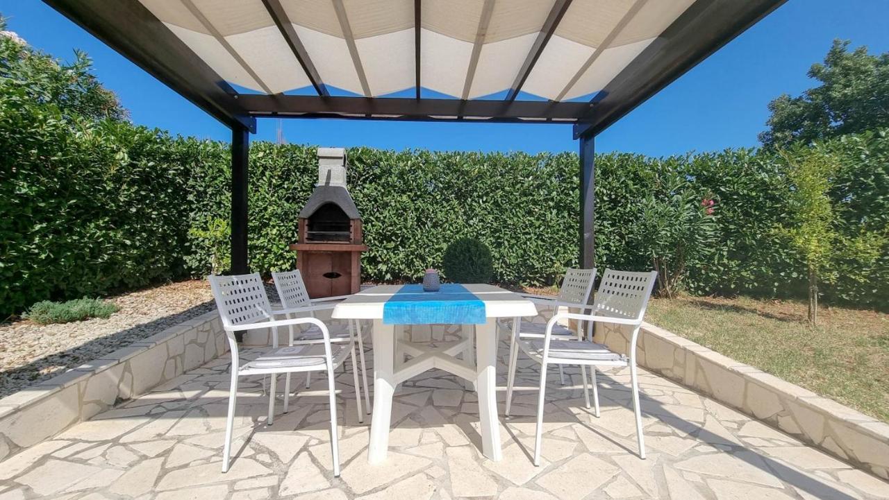 Appartement Lea à Novigrad Istria Extérieur photo