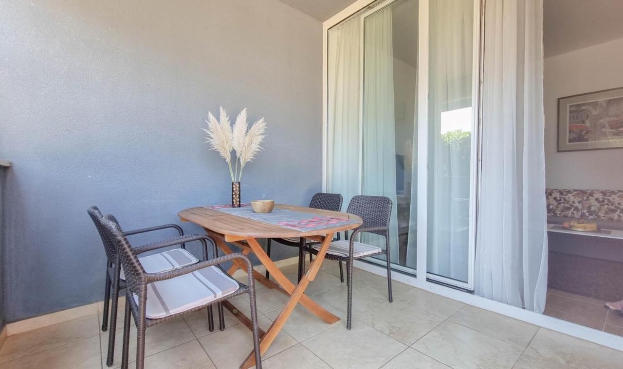 Appartement Lea à Novigrad Istria Extérieur photo