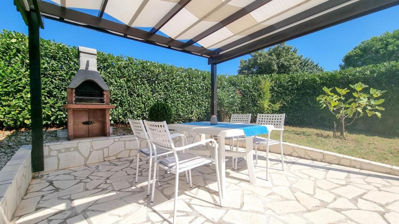 Appartement Lea à Novigrad Istria Extérieur photo