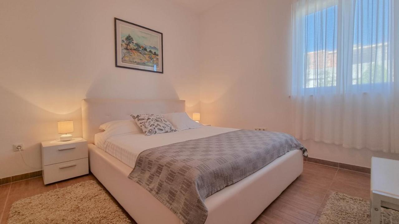 Appartement Lea à Novigrad Istria Extérieur photo