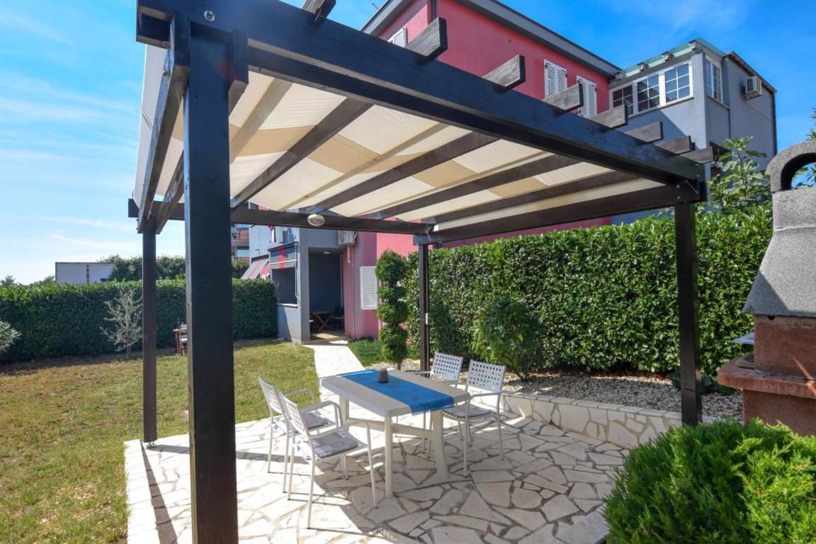 Appartement Lea à Novigrad Istria Extérieur photo